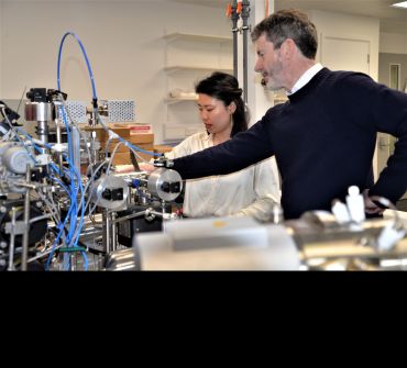 Dr Anran Cheng (lead author, left) and Professor Chris Ballentine (right) preparing equipment for measurement of helium isotopes in geological samples. Image credit: Sarah Hilton. 